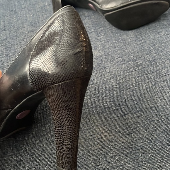 ME TOO platform 4” high heels - Picture 5 of 5